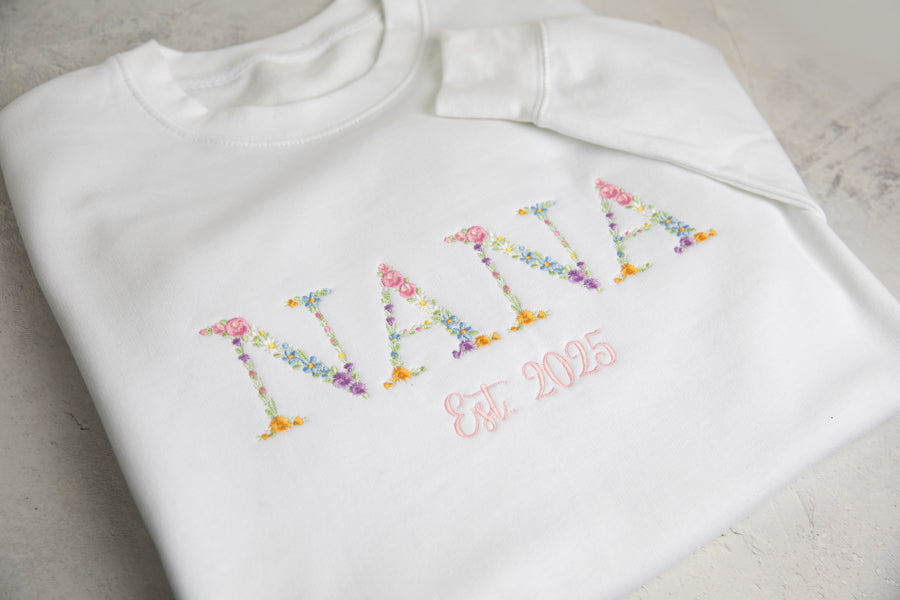 Mummy Sweatshirt, Nanny custom Jumper, personalised embroidered floral letter, gift for mum, Mama, New mom, Baby shower, Birthday present.